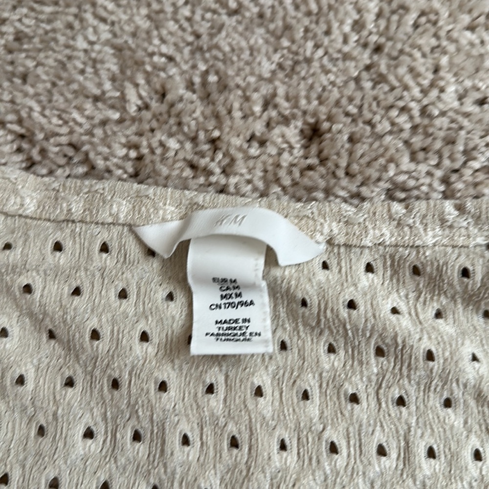 H&M Top - Picture 2 of 2